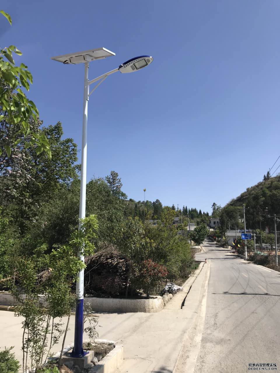 貴州省盤州市農(nóng)村太陽(yáng)能路燈安裝